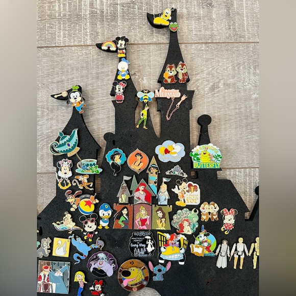 54 Disney Pins & Disney Castle Pin Board Collectors Collectable Trading - Picture 5 of 11